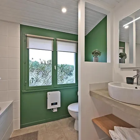 Des Rouquets - Avec Piscine Et Jardin Holiday home *